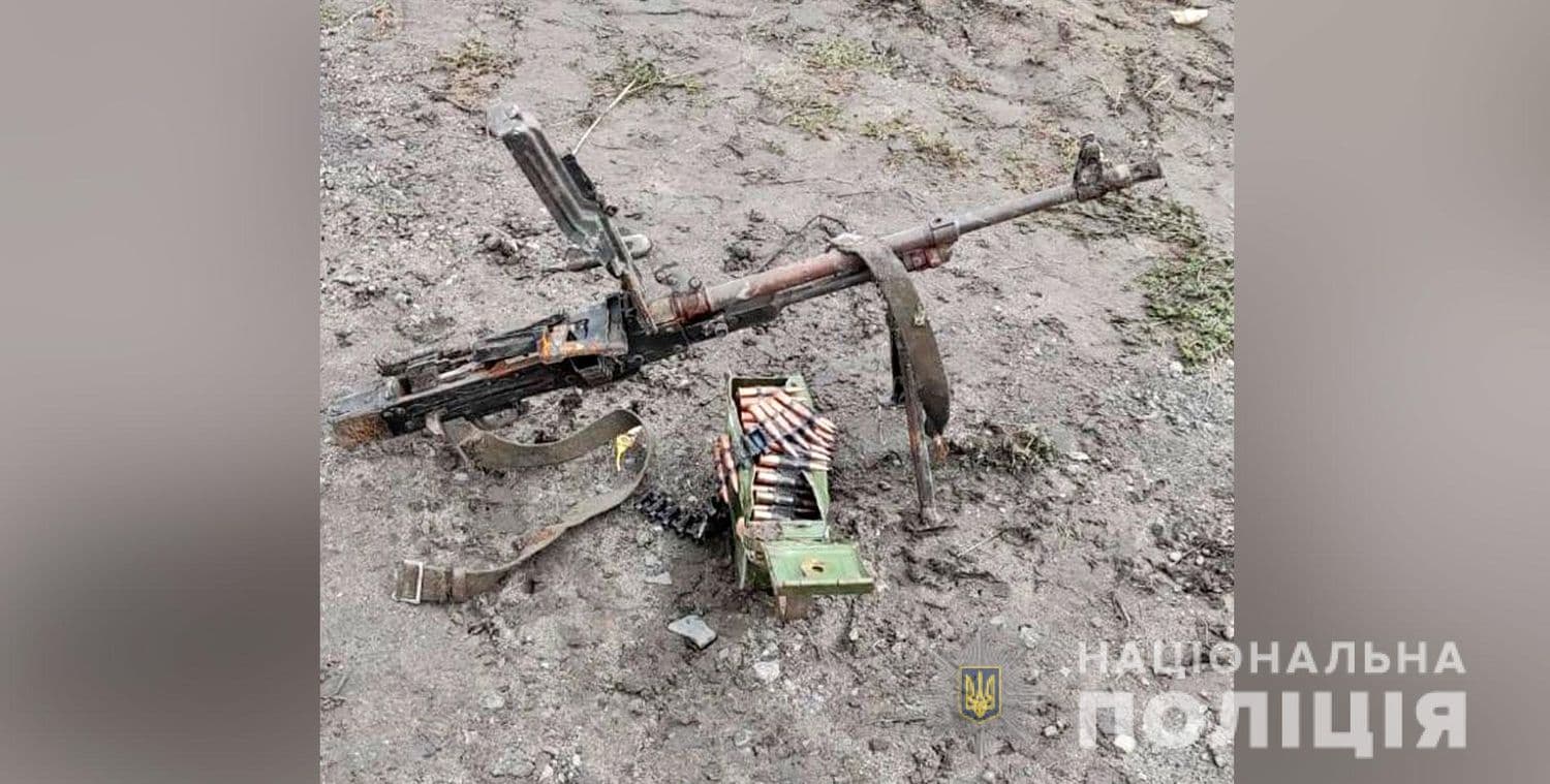 На Полтавщині тракторист на узбіччі знайшов кулемет з набоями