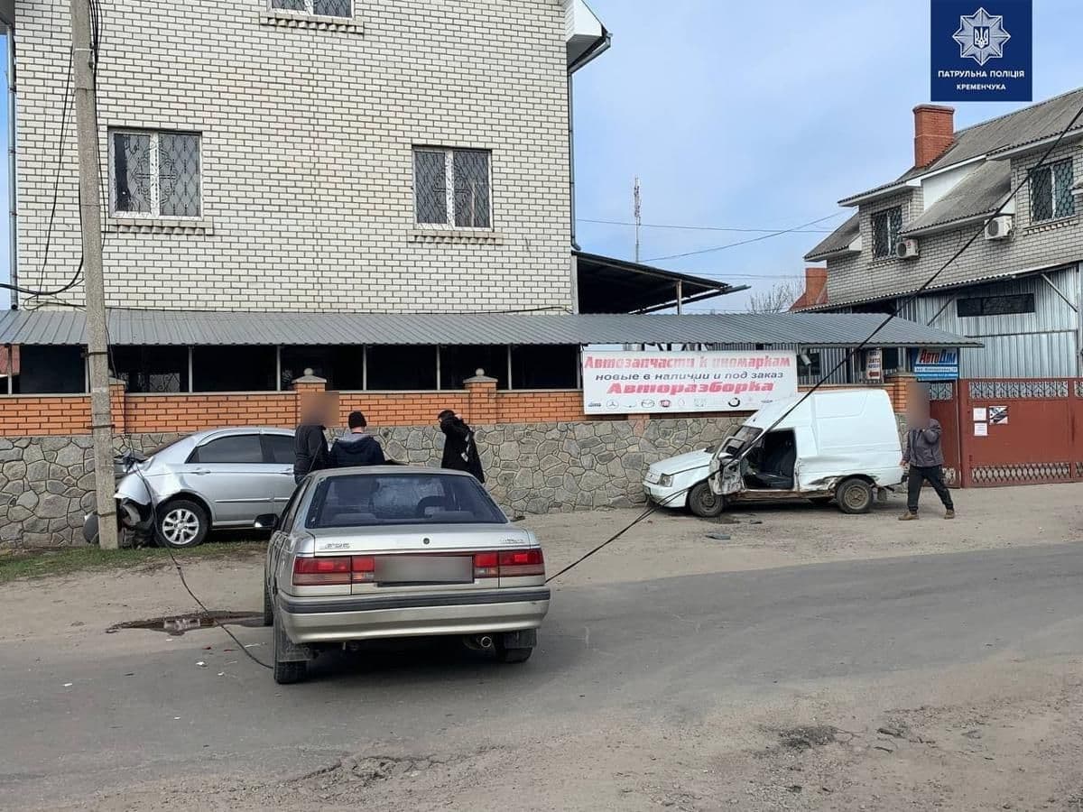 На Полтавщині сталася аварія -  трьох людей госпіталізували