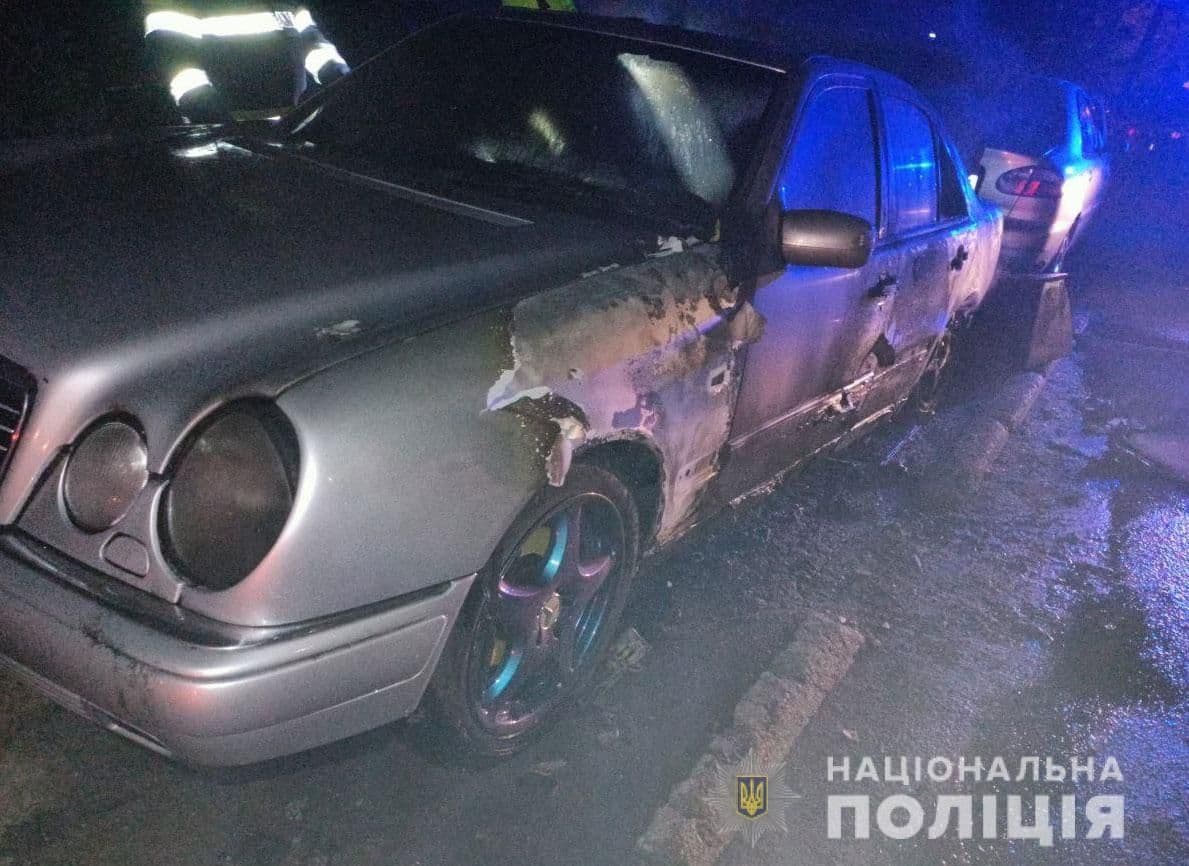 У Кременчуці ззовні обгорів автомобіль