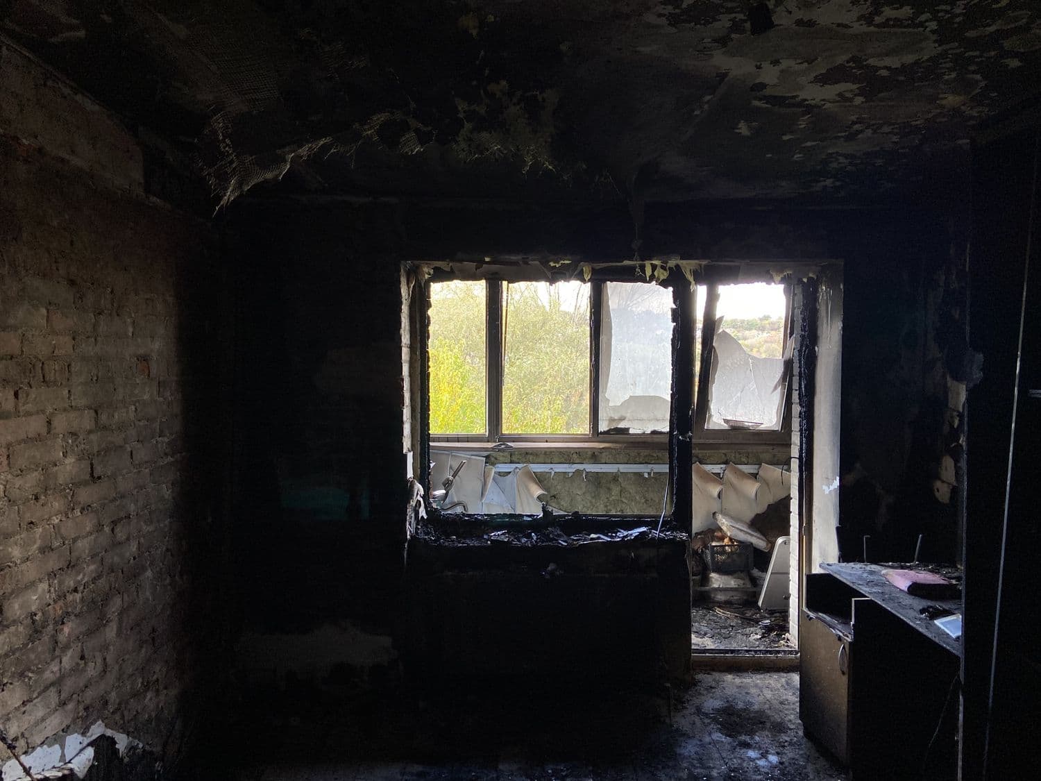 «Схопив чайник і почав гасити» — розповідь п'ятикласника, який виніс сестру з пожежі
