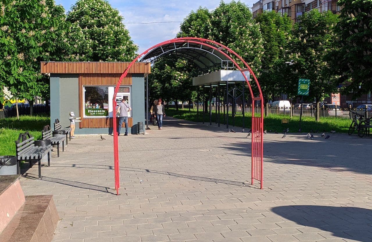 У Полтаві запрацювали туманоутворюючі арки