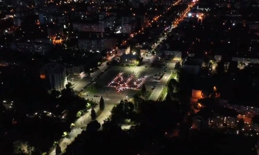 У Кременчуці до Дня Незалежності утворили герб із автівок