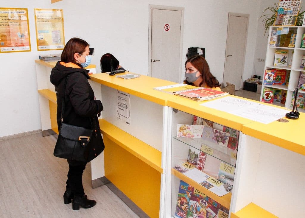 У полтавських відділеннях Укрпошти почали вакцинувати пенсіонерів