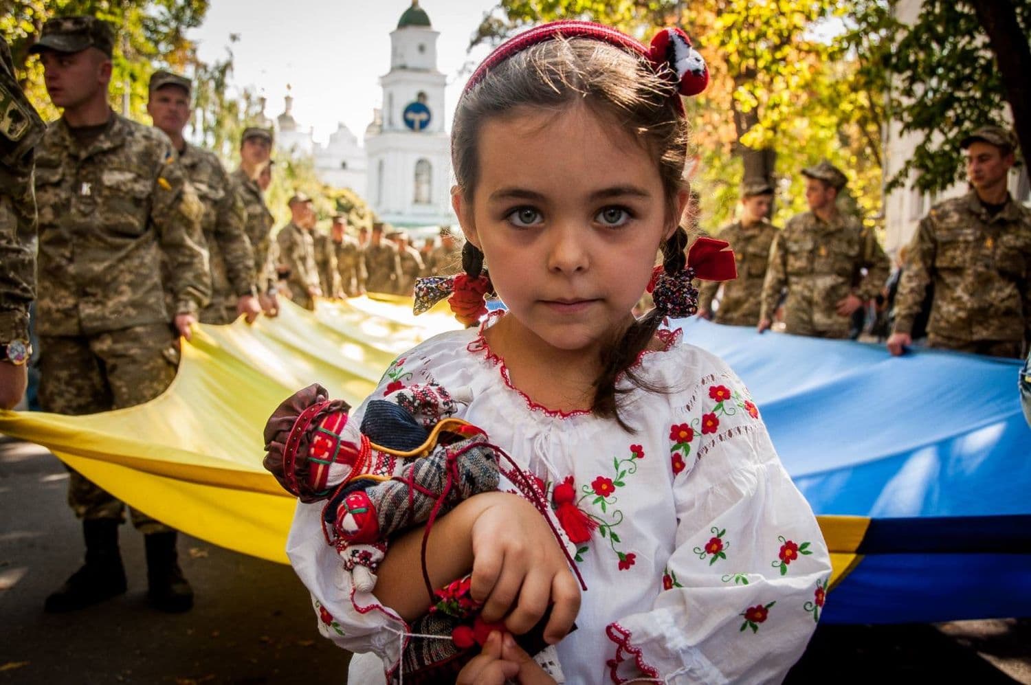 «Наша сила, міць та мужність»: у Полтаві триває фотовиставка до Дня ЗСУ