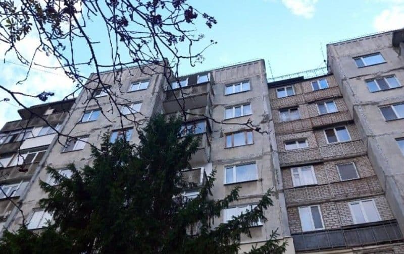 У Кременчуці 77-річний чоловік випав з даху дев'ятиповерхівки