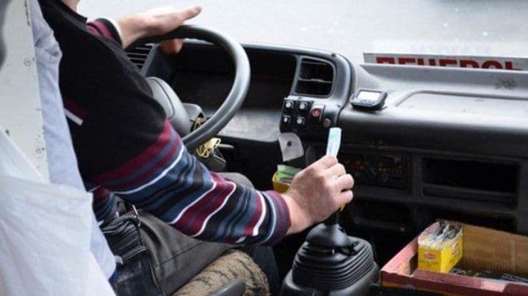 П'яний та у розшуку: такий водій возив людей у Кременчуці маршруткою