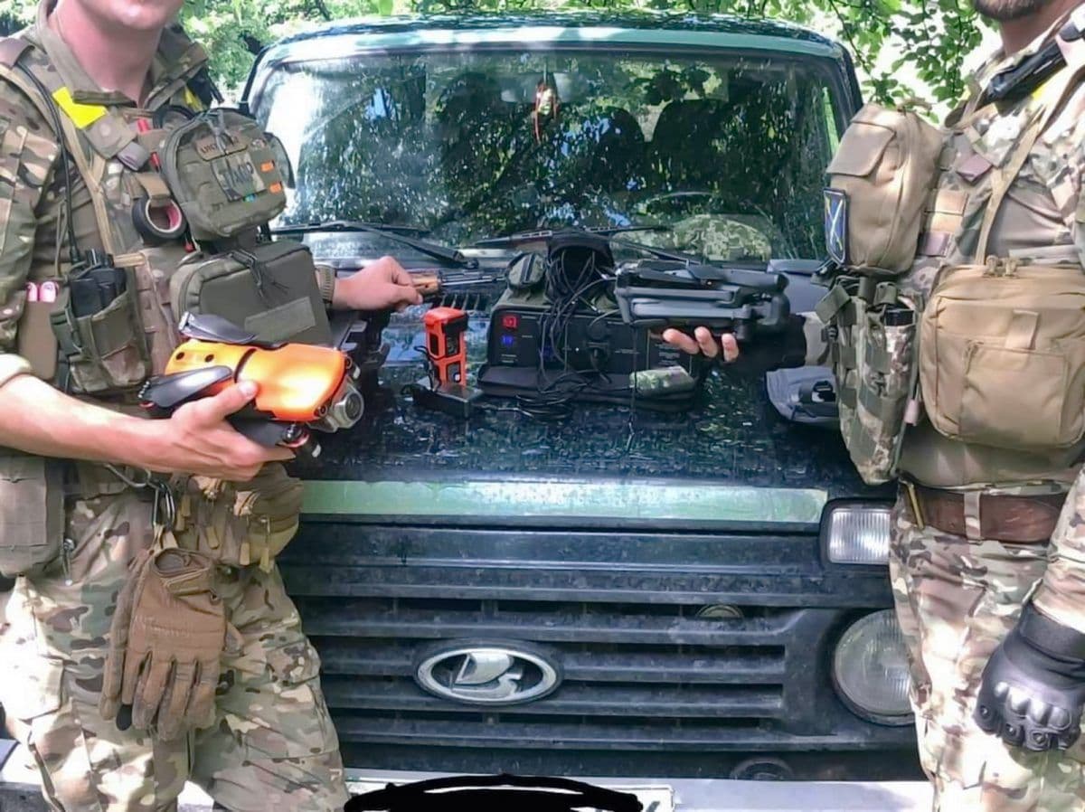 Полтавські волонтери передали на фронт коптери, аптечки, одноразові душі