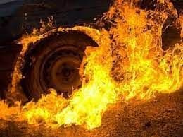 На трасі біля села Ялосовецьке загорілась вантажівка з деревним вугіллям