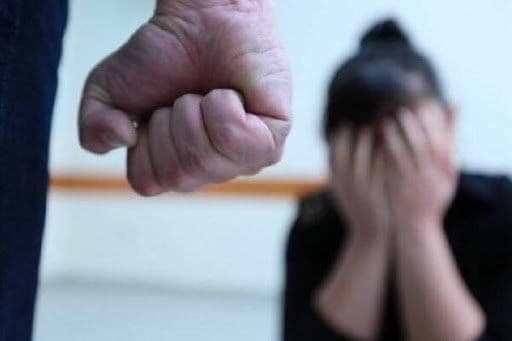 Зламав щелепу за незварений суп: у Полтаві засудили чоловіка за побиття дружини