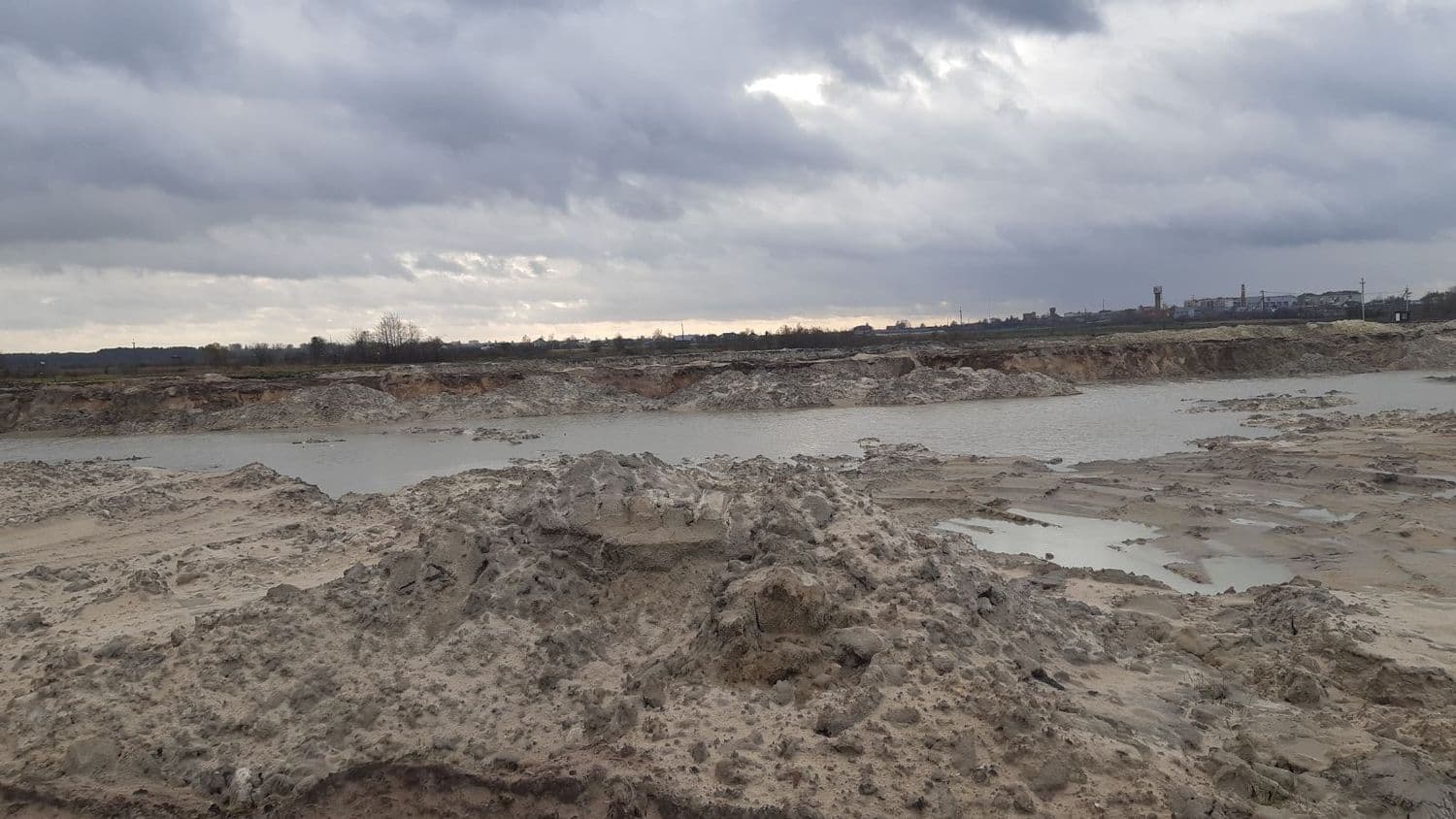 Судитимуть ексдиректора полтавського товариства, яке незаконно видобуло піску на понад 105 млн грн
