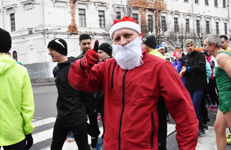 У Полтаві провели новорічний забіг Crazy Santa 2023