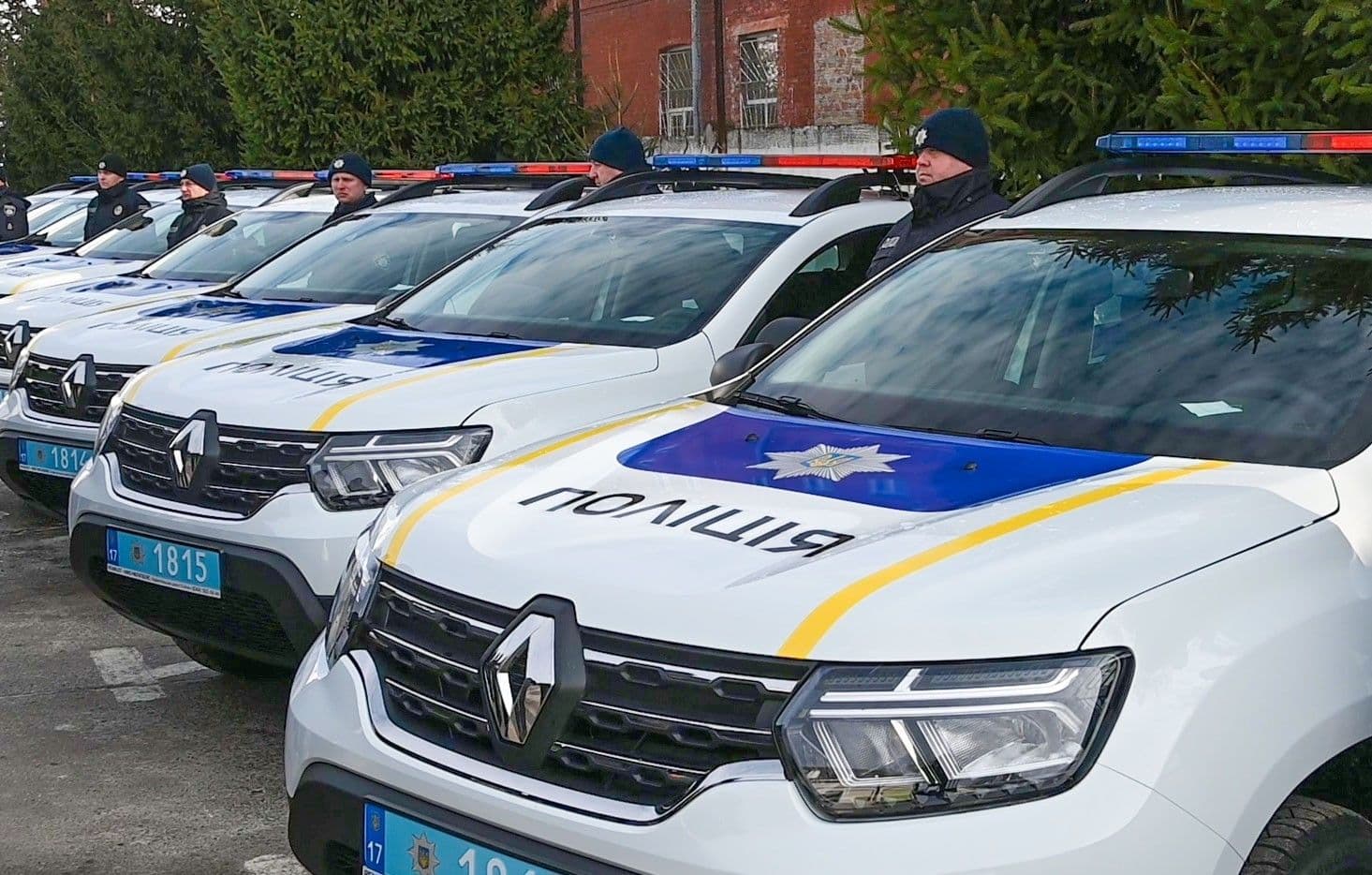 Поліція Полтавщини отримала нові автівки для роботи на звільнених територіях