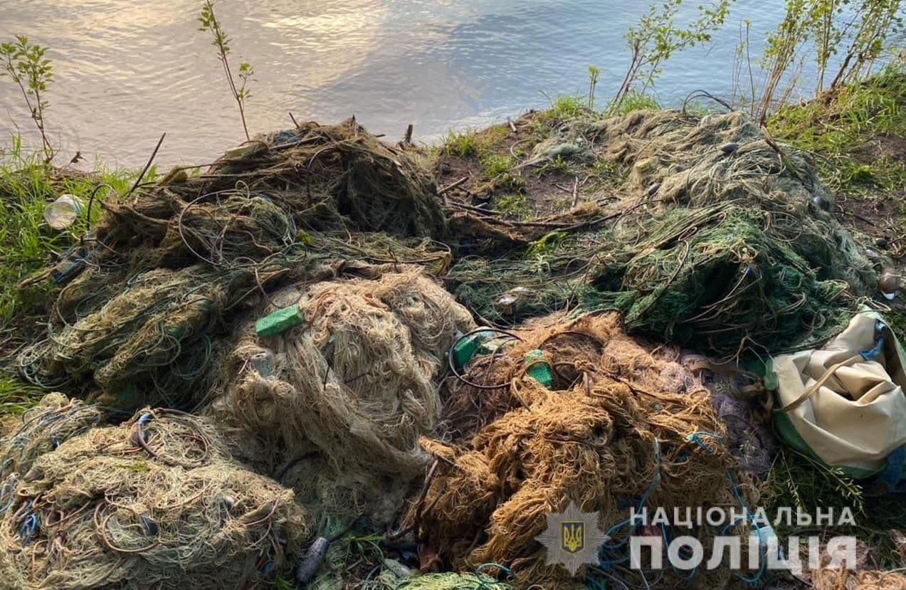 Держекоінспектори та водні поліцейські виявили заборонені знаряддя лову риби
