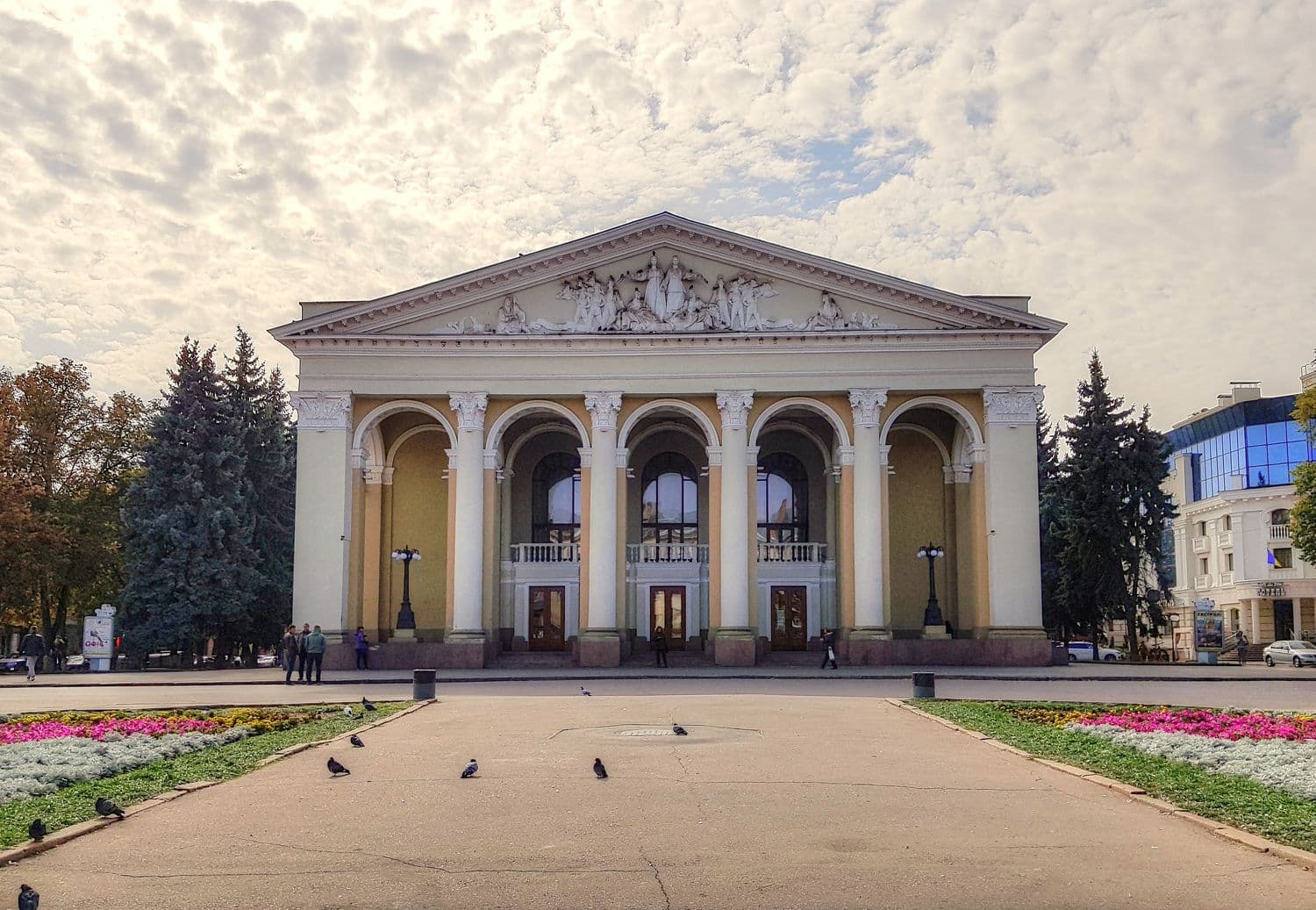 Які вистави покаже головний полтавський театр у вересні