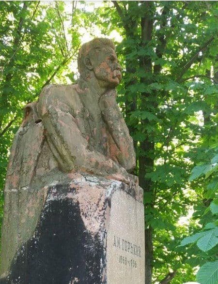 У селі на Полтавщині демонтували пам'ятник Максиму Горькому