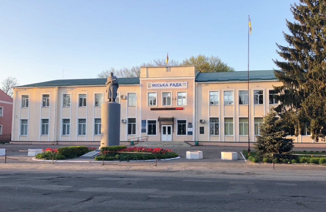 У Карлівці розпускають міську раду