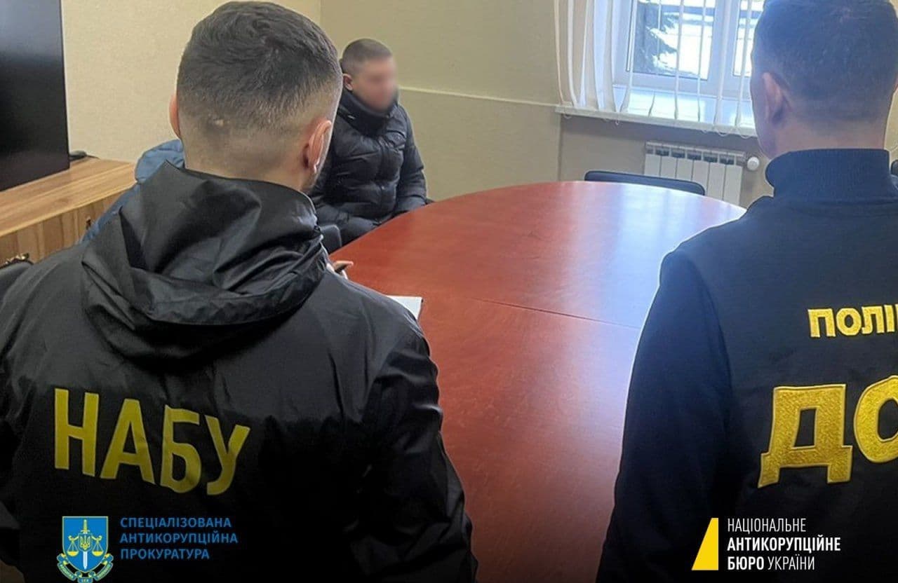 Підкуп суддів з Полтавщини — справу юриста й адвокатів скерували до суду