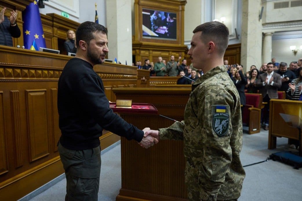 Президент вручив льотчику з Полтавщини орден «Золота зірка»