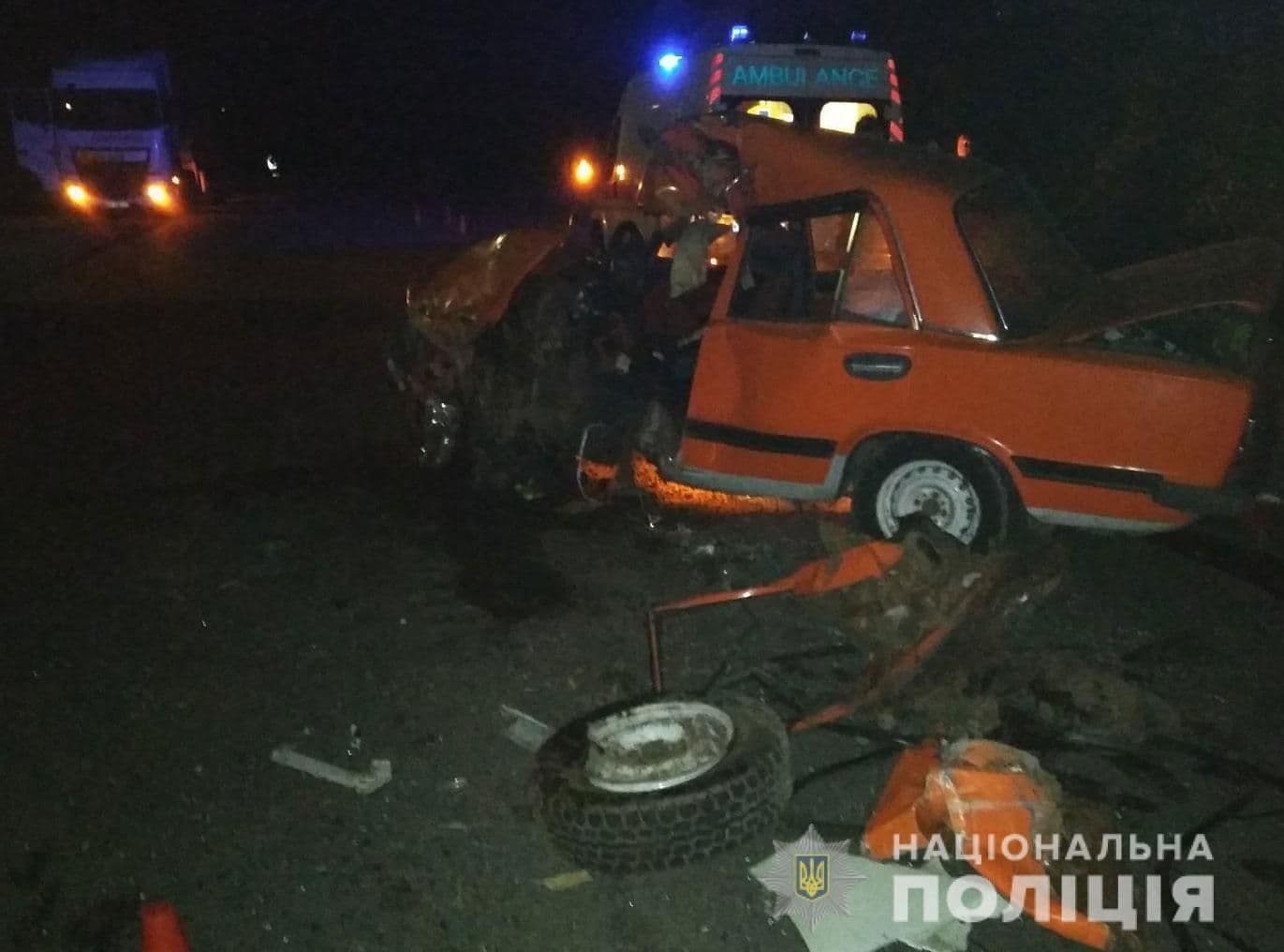 ДТП на Глобинщині: вантажівка розтрощила жигулі (фото)