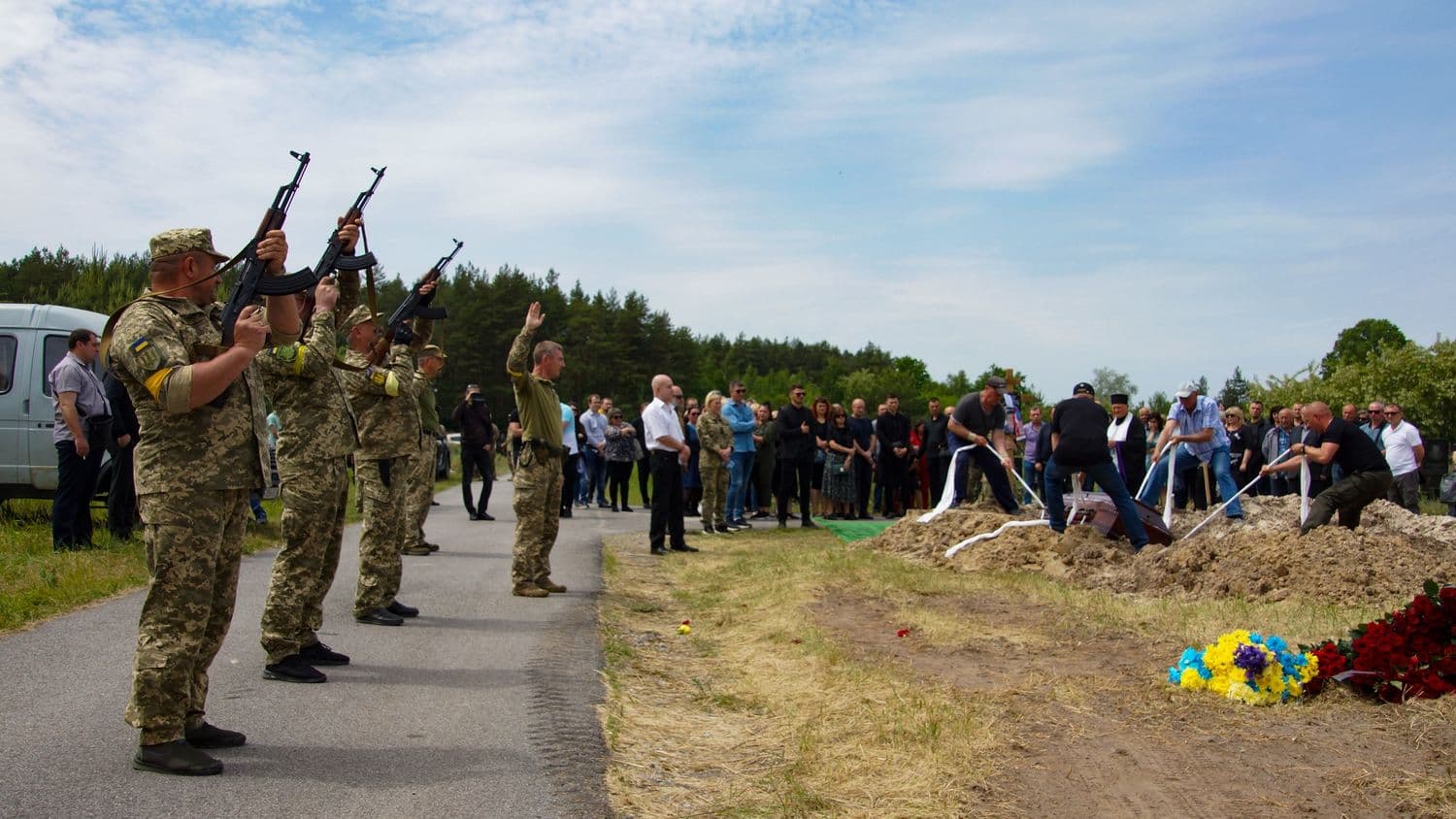 Сьогодні у Полтаві попрощалися з трьома військовими, які загинули на війні