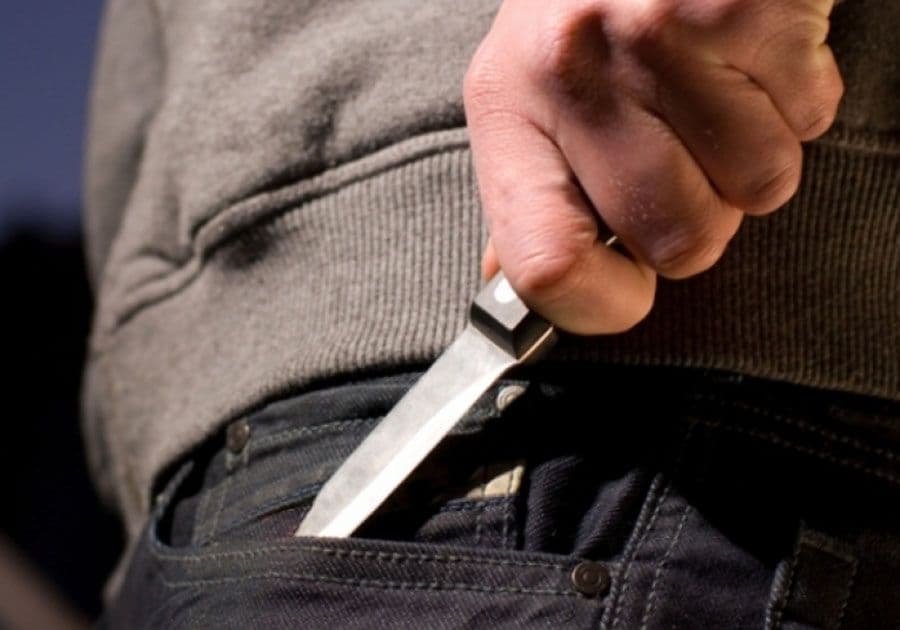 На Полтавщині чоловік порізав ножем співмешканку