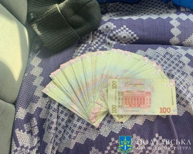 Посадовця з Полтавщини посадили на шість років за хабар