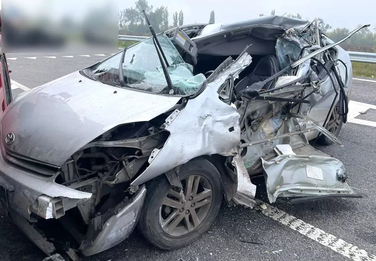 На Полтавщині вантажівка зіштовхнулась з легковиком: двоє у лікарні