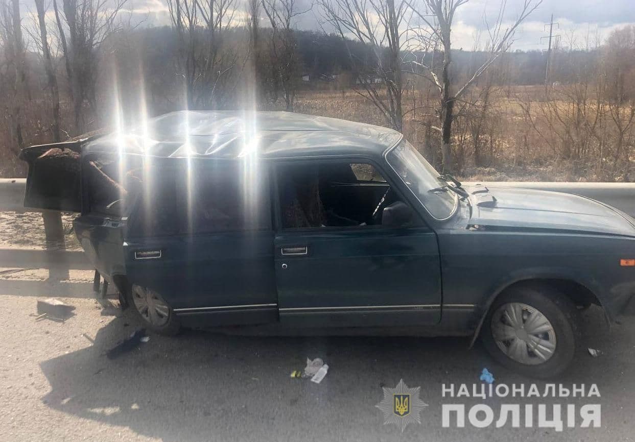 ДТП у Лубенському районі: водія та пасажира «ВАЗ» доставили до лікарні