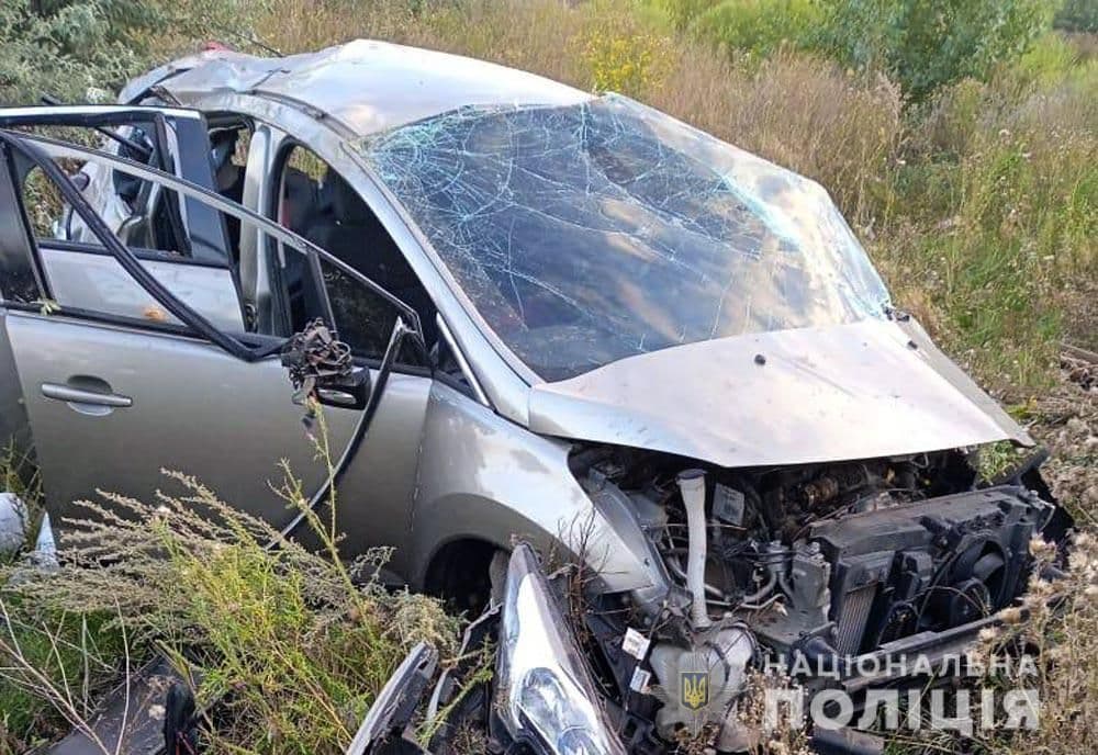 На Полтавщині авто з'їхало в кювет: постраждали двоє неповнолітніх дітей