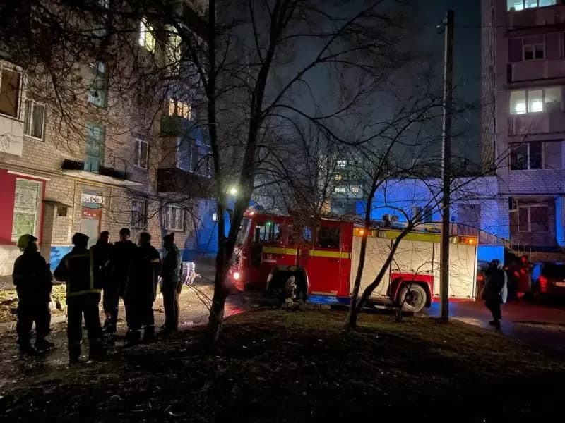 Вибух у багатоповерхівці Кременчука та розшук небезпечного вбивці — головне за 27 лютого