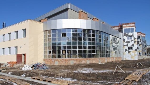 Полтавський спорткомплекс добудують вже до грудня