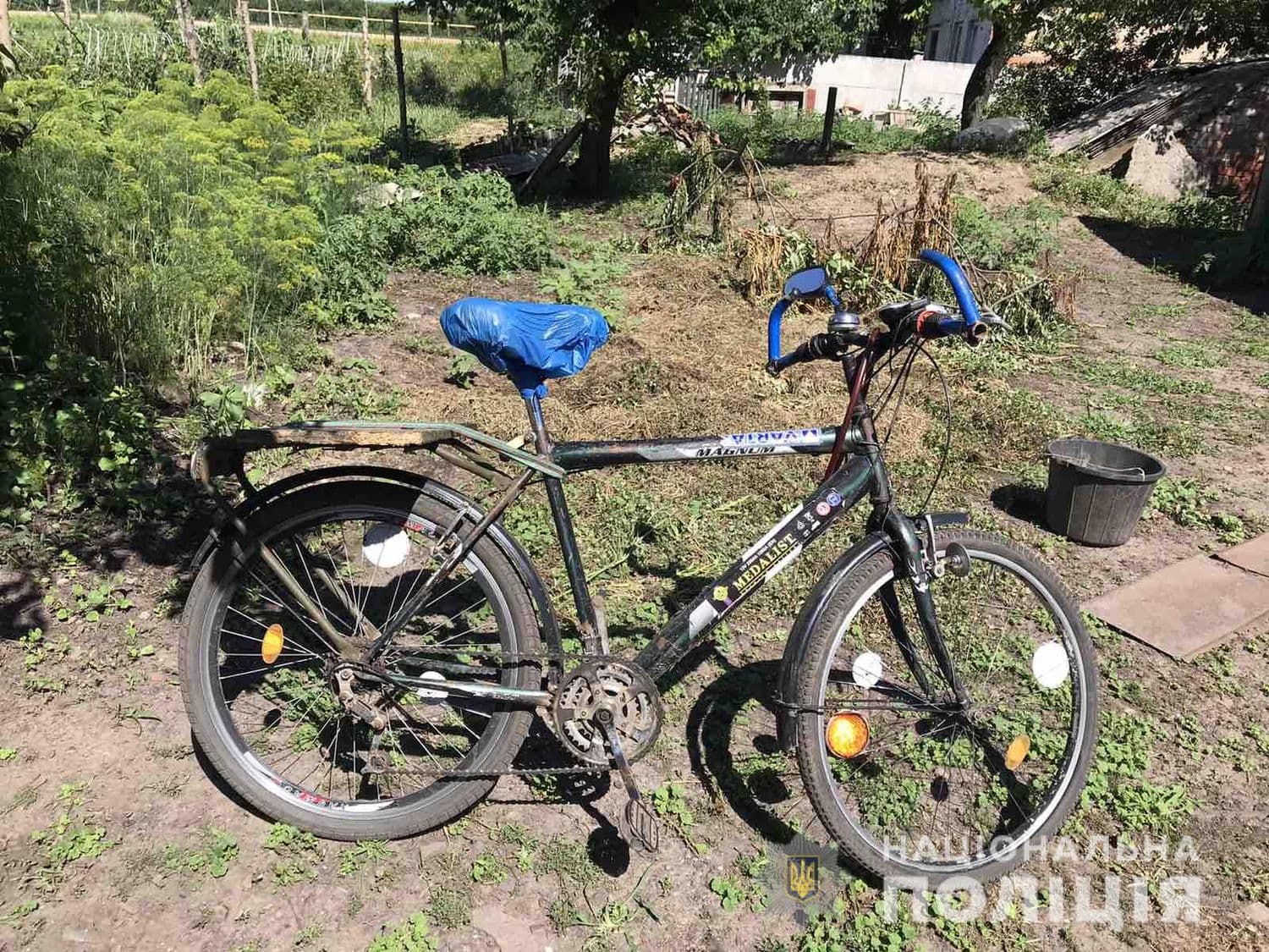 На Чутівщині затримали жінку за крадіжку велосипеда
