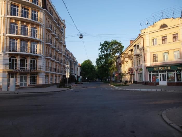 На двох вулицях Полтави заборонили стоянку авто