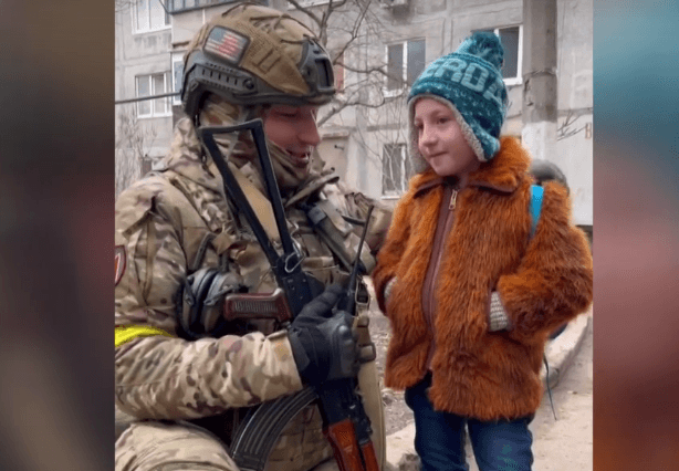 Військовий із Полтави врятував хлопчика з Бахмута й став його хрещеним