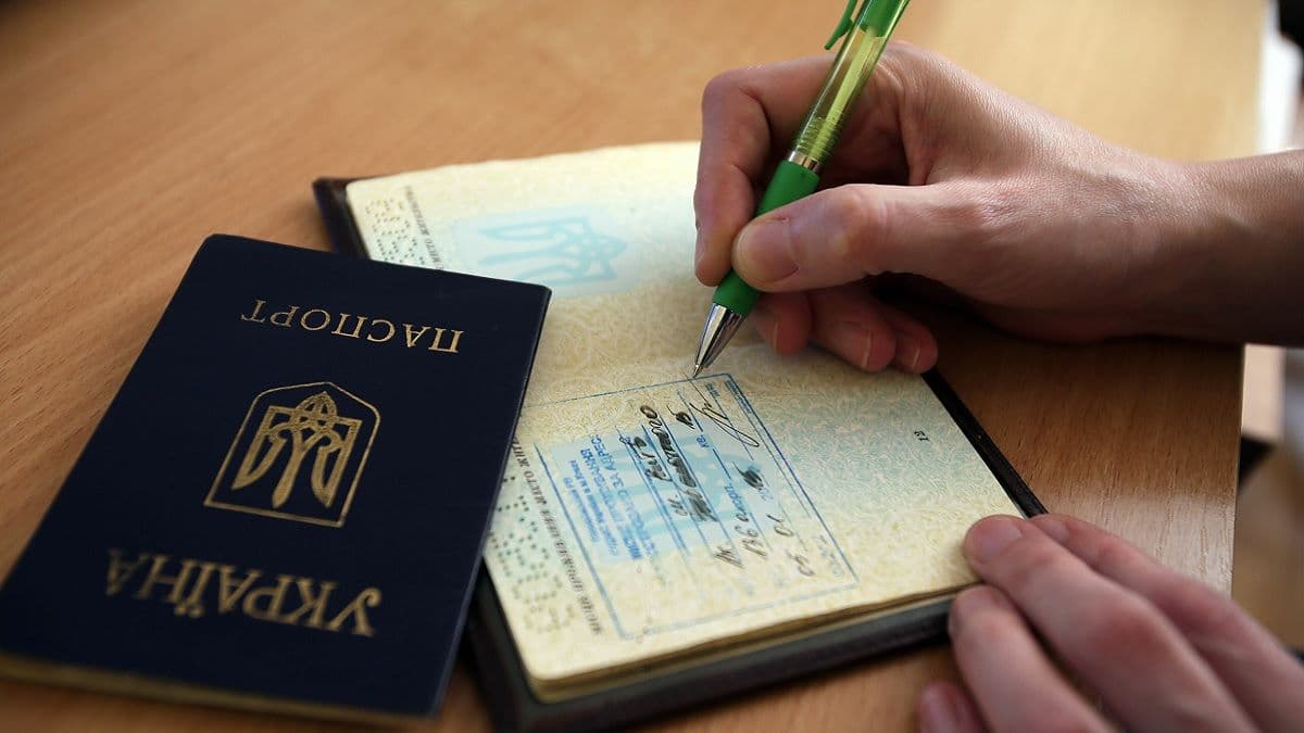 Держава в смартфоні в Полтаві не запрацює — витяг про прописку все ще потрібен