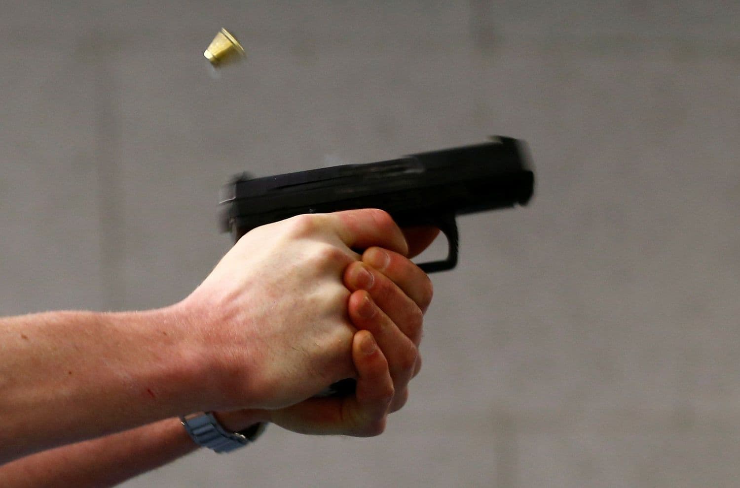 У Полтаві чоловіку далі рік умовно за те, що він п'яний стріляв з пістолета