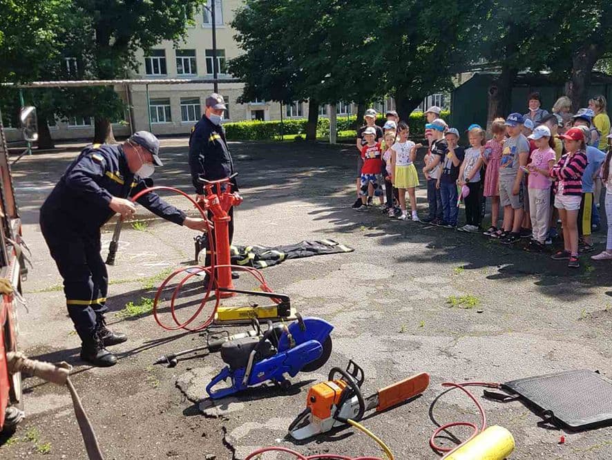 Рятувальники проводять для дітей пізнавальні інформаційно-профілактичні заходи