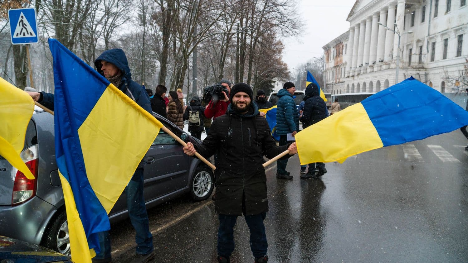 Замінити емоцію страху — радістю: як у Полтаві влаштували автопробіг на День єднання (фото)