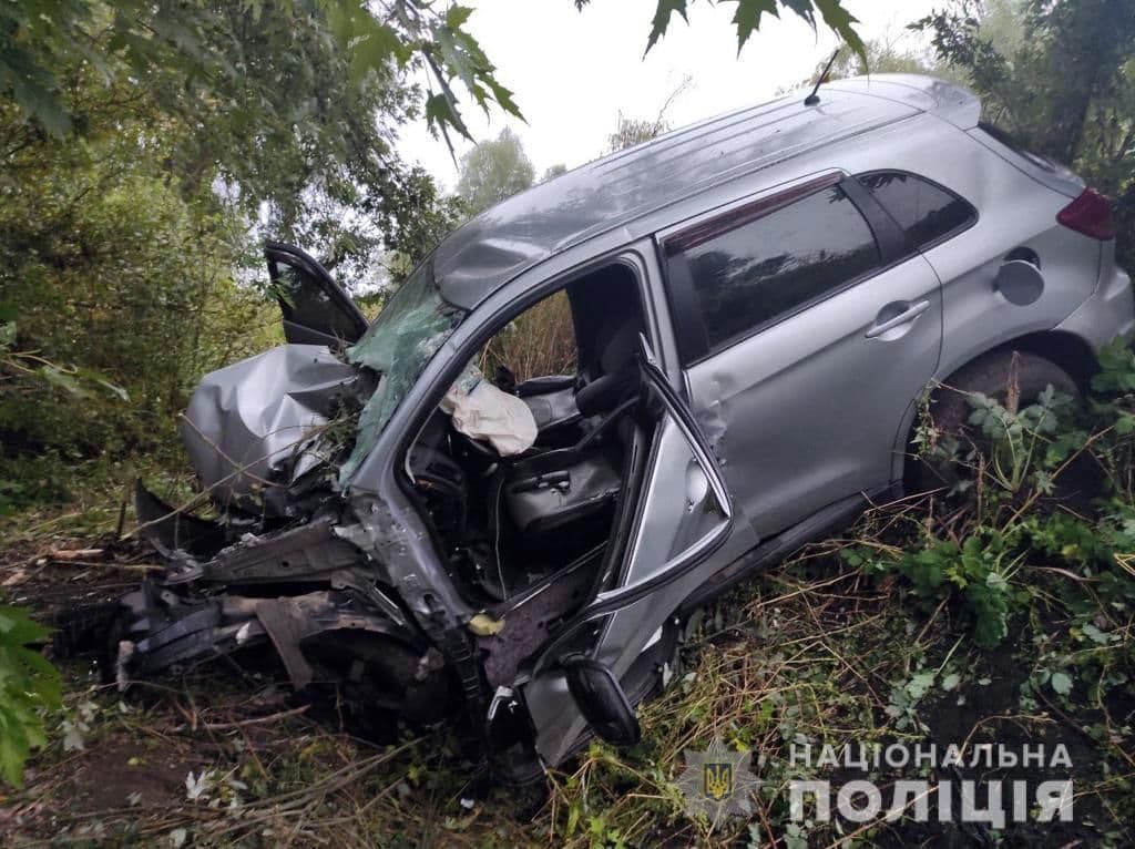 На Полтавщині зіштовхнулися два легковики: водій Mitsubishi помер у реанімації