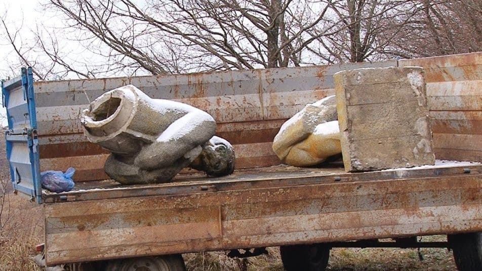 На Полтавщині демонтували ще три радянські пам'ятники