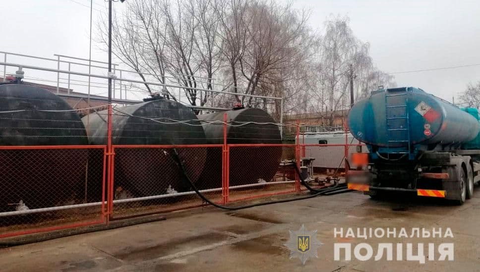На одній з Полтавських АЗС продавали «бодяжний» бензин