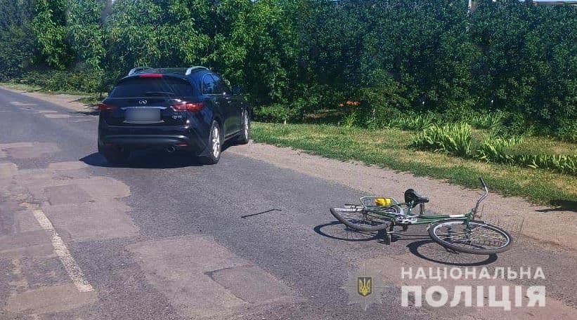 На Полтавщині водійка Infinity збила велосипедистку