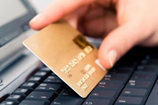 ПриватБанк і Monobank зможуть автоматично списувати гроші з рахунків українців
