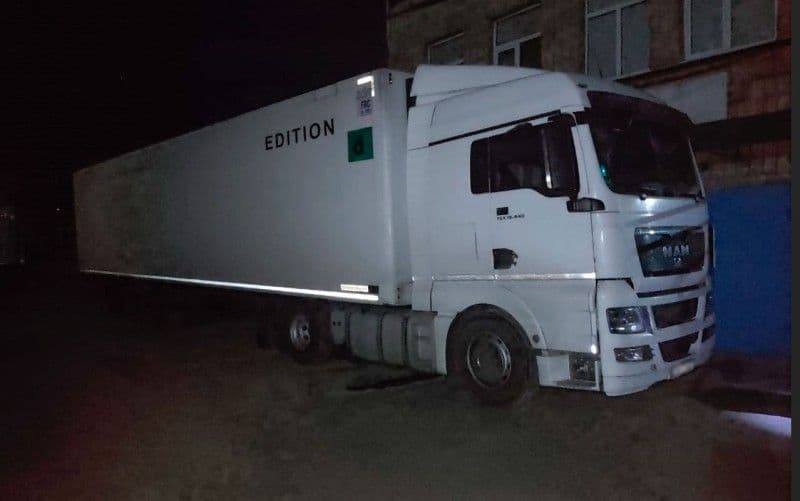 У Кременчуці водія вантажівки на смерть придавило причепом