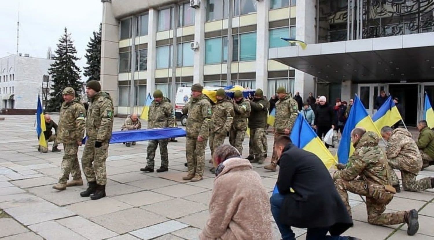 На Полтавщині в останню путь провели військового, який помер він тяжкої хвороби