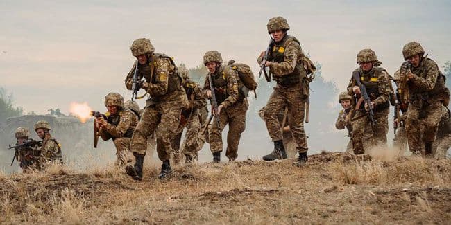 Виведення російських військ зафіксували лише в окупованому Криму, біля східних кордонів — жодного руху