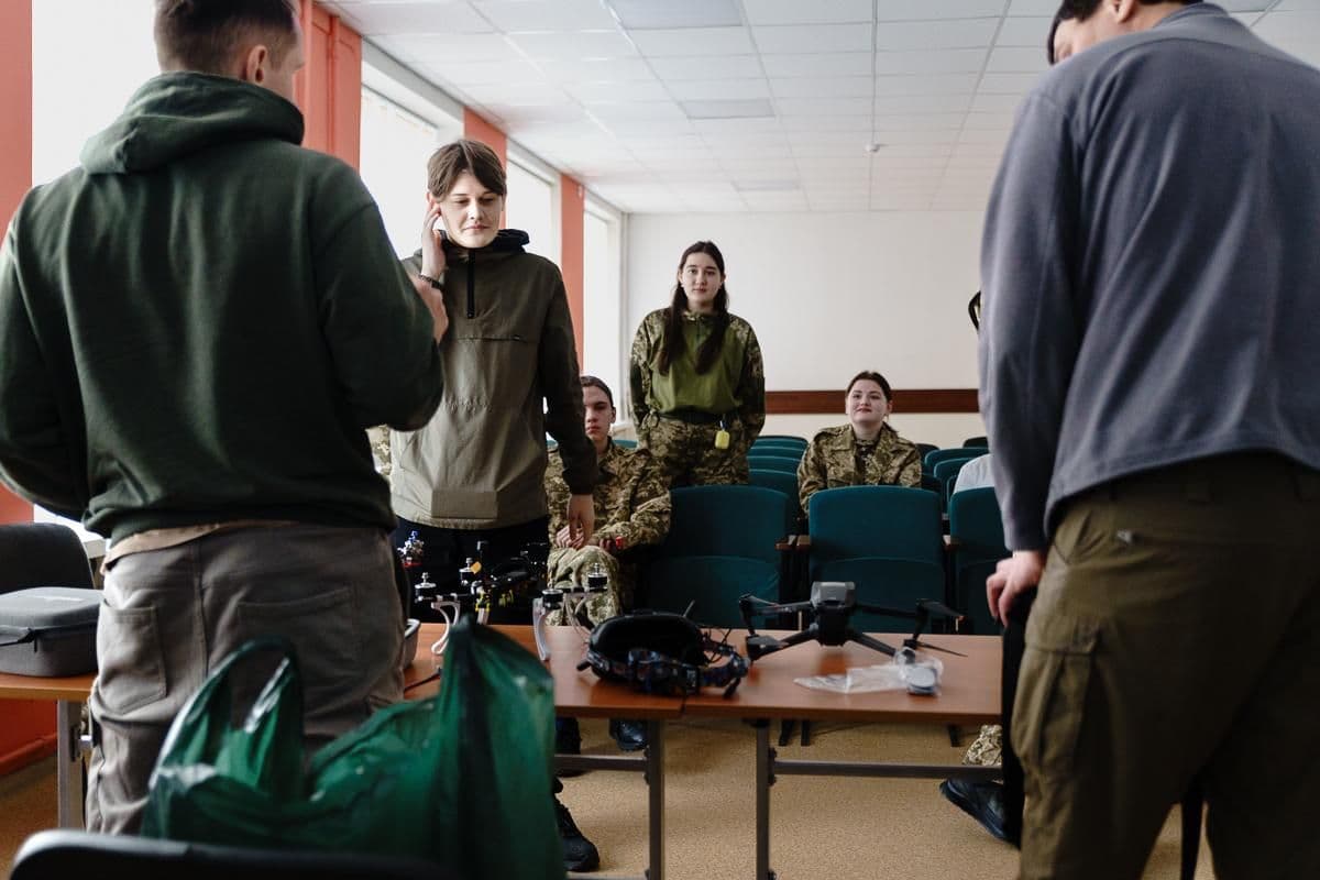 У чотирьох полтавських школах планують викладати оновлений «Захист України»