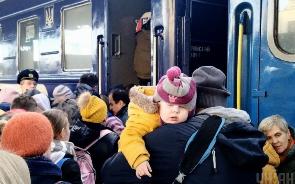 У Полтаву прибуває евакуаційний потяг з Харкова