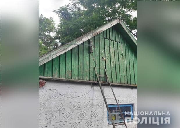 На Полтавщині чоловіка вбило струмом, поки він ремонтував електропроводку біля будинку