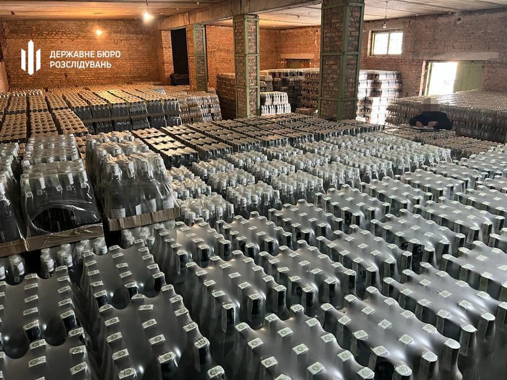 На Полтавщині викрили експодатківця, який «кришував» підпільний горілчаний завод
